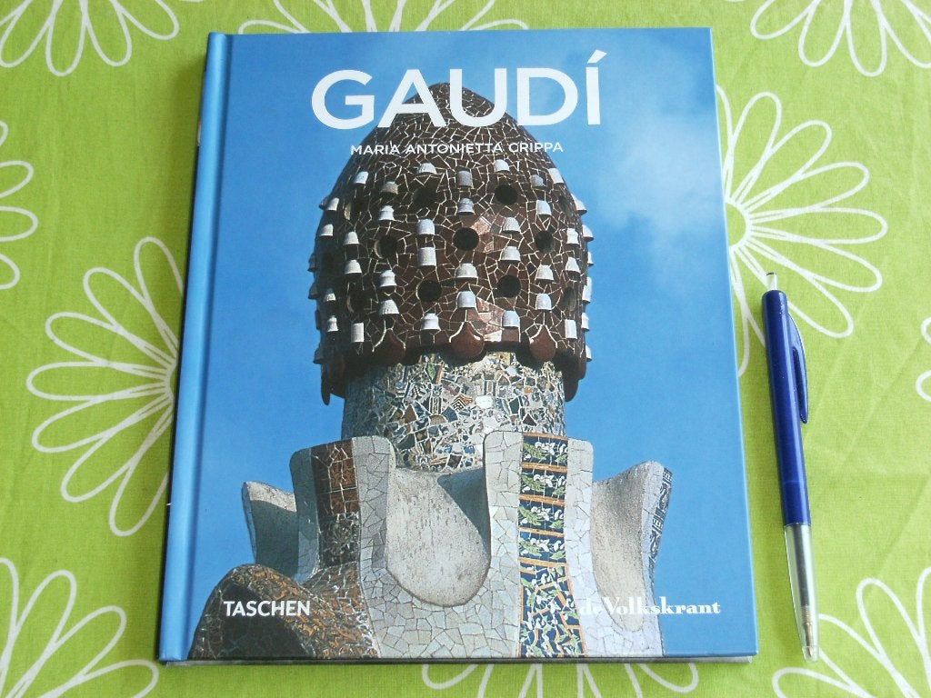 Gaudi - Maria Antonietta Crippa - Taschen - de Volkskrant, Boeken, Ophalen of Verzenden, Zo goed als nieuw