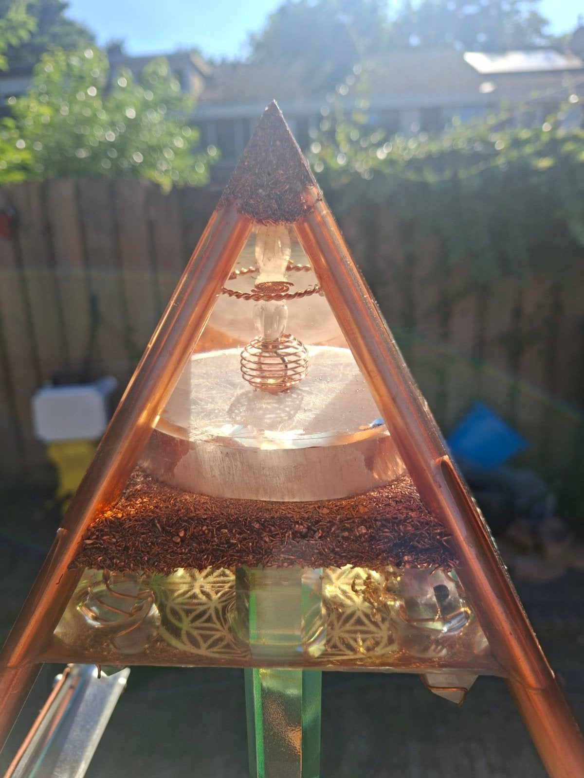 Koperen Piramide met Schumann Wave Signaalgenerator, Ophalen