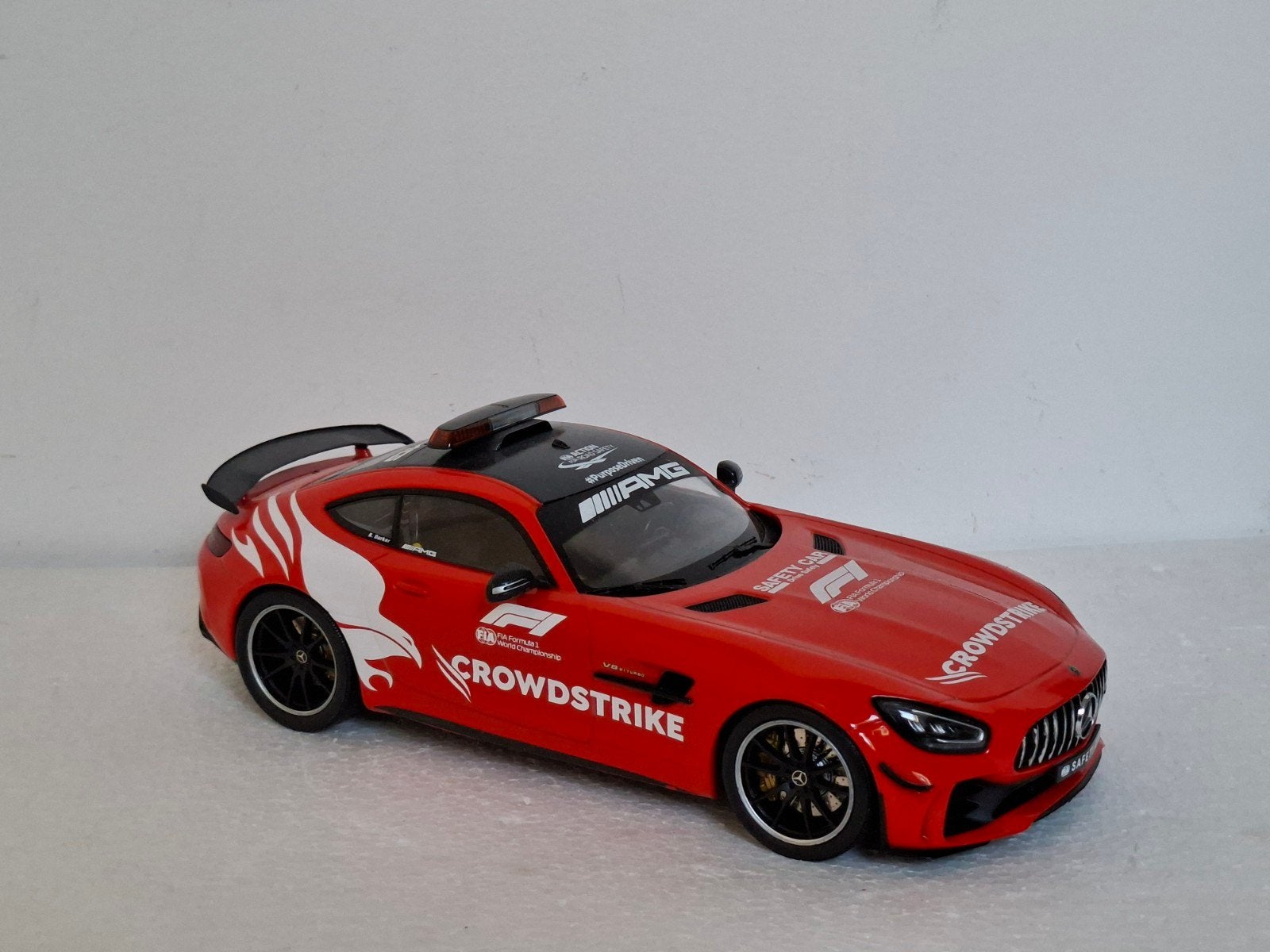 Mercedes AMG GT-R F1 Safety Car 1/18 Minichamps, Ophalen of Verzenden, Gebruikt, Auto, MiniChamps