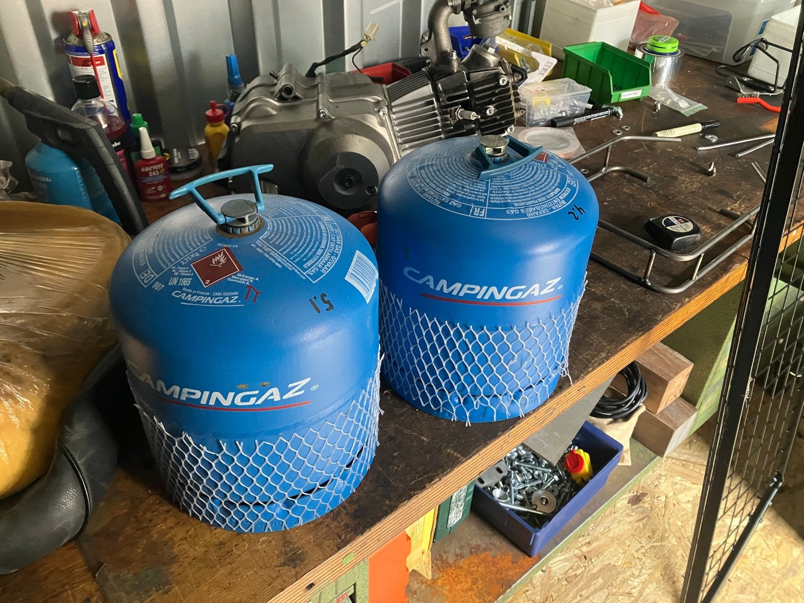 Campingaz gasflessen 2.7 KG (2 stuks), Ophalen, Zo goed als nieuw