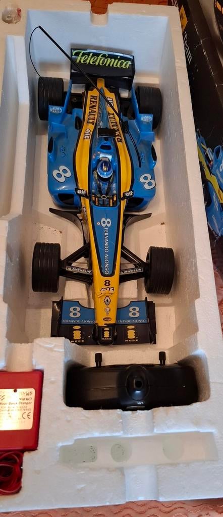 Nikko elektrische bestuurbare race auto Renault F1, Hobby en Vrije tijd, Modelbouw | Auto's en Voertuigen, Ophalen