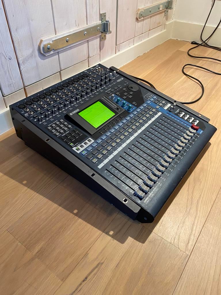 Yamaha 01v96 v2 - digitale mixer, Ophalen of Verzenden, Zo goed als nieuw