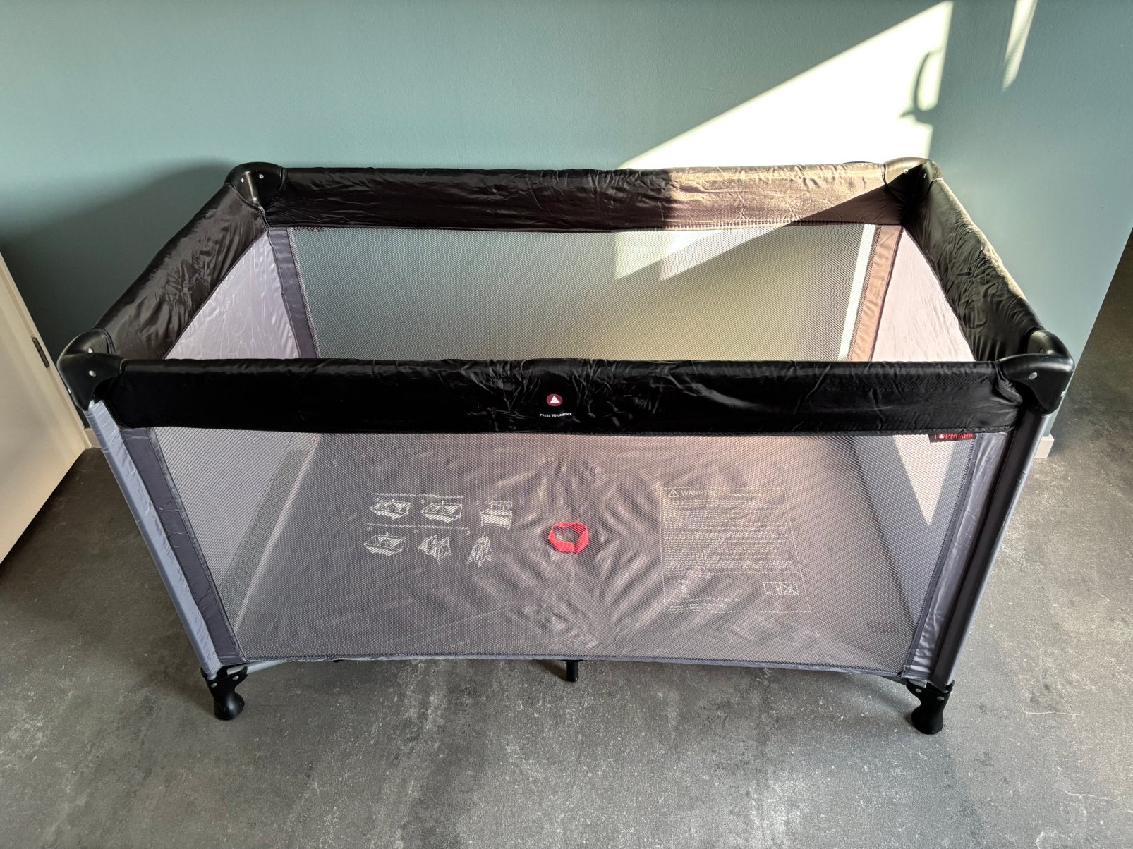 Campingbedje. Merk Topmark charlie. Prima staat. Incl matras, Kinderen en Baby's, Ophalen, Zo goed als nieuw, Reisbedje