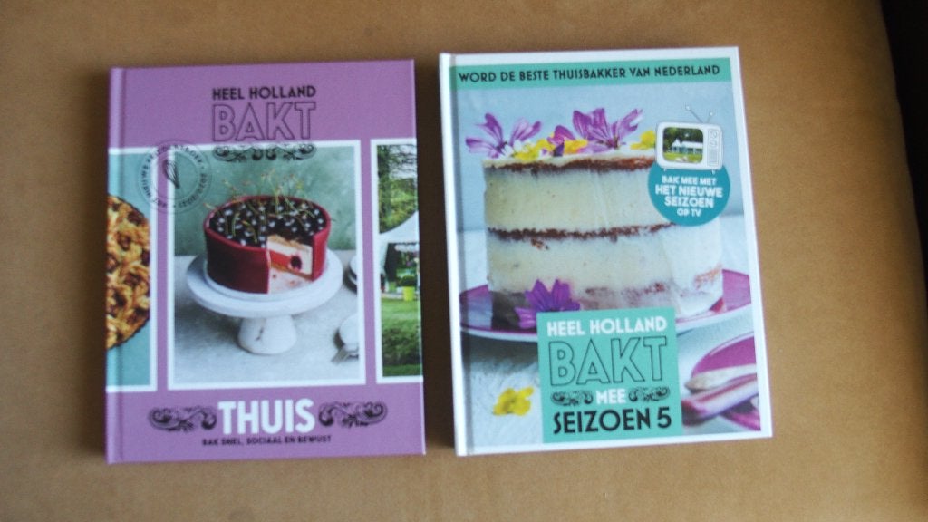 4x Heel Holland Bakt, Boeken, Ophalen of Verzenden, Zo goed als nieuw, Nederland en België, Taart, Gebak en Desserts