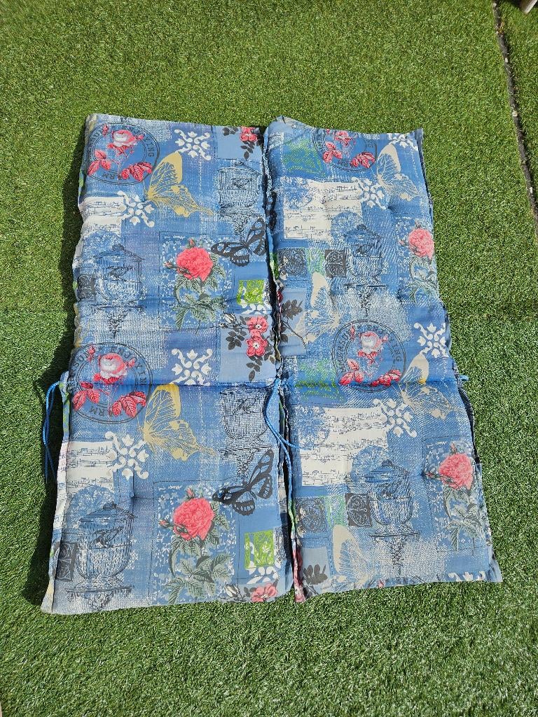 Tuinstoel kussens blauw met opdruk, Ophalen, Zo goed als nieuw