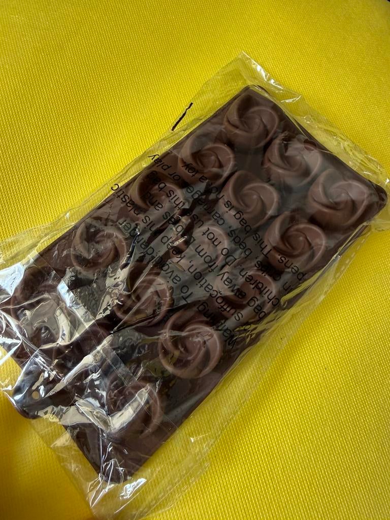 Mold mall bakvorm bonbons truffels chocola rond, Ophalen of Verzenden, Taarten, Bakvorm