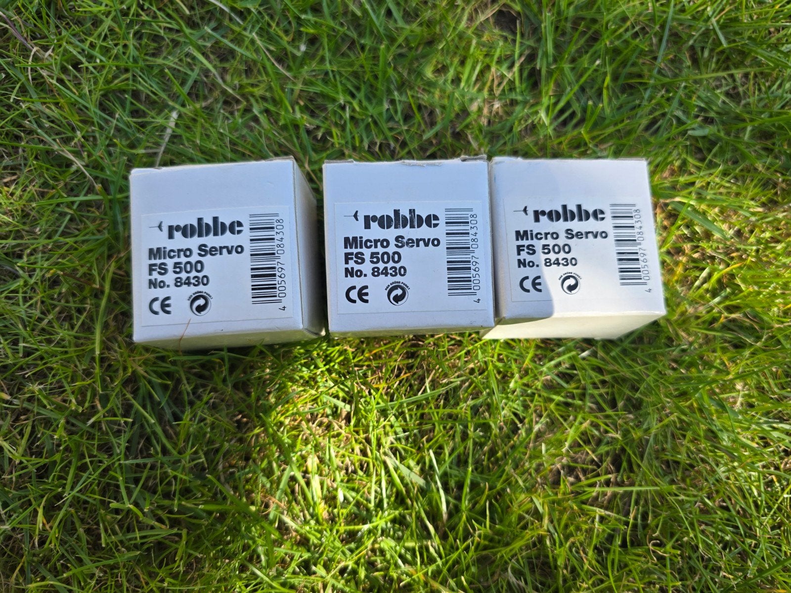 4x nieuwe Robbe servo – 3x FS500 + S3107 Nano, Ophalen of Verzenden