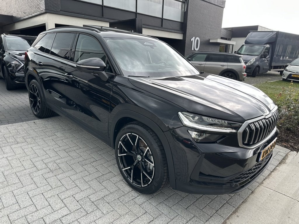 Skoda Kodiaq 1.5 TSI PHEV Sportline Business Leder Pano, Auto's, 4 cilinders, Bedrijf, 1813 kg, SUV of Terreinwagen