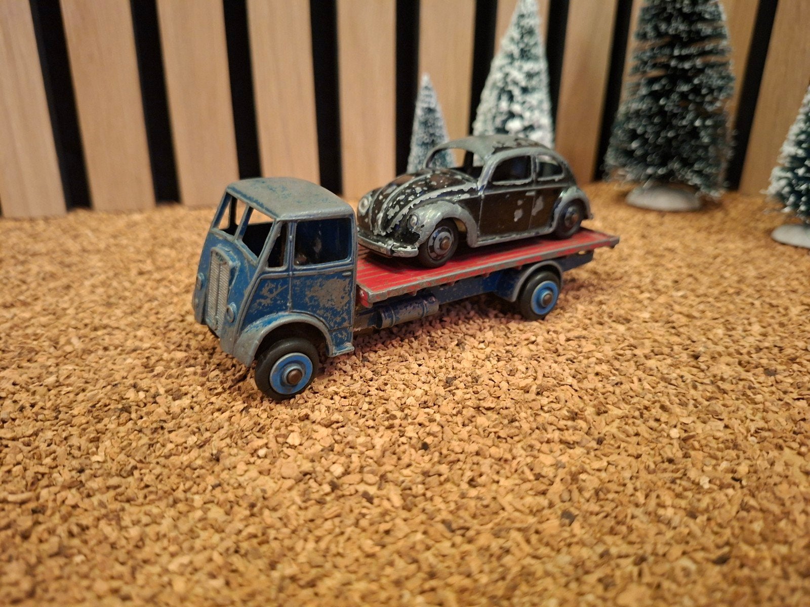 dinky toys truck met kever, Ophalen of Verzenden, Gebruikt, Bus of Vrachtwagen, Dinky Toys