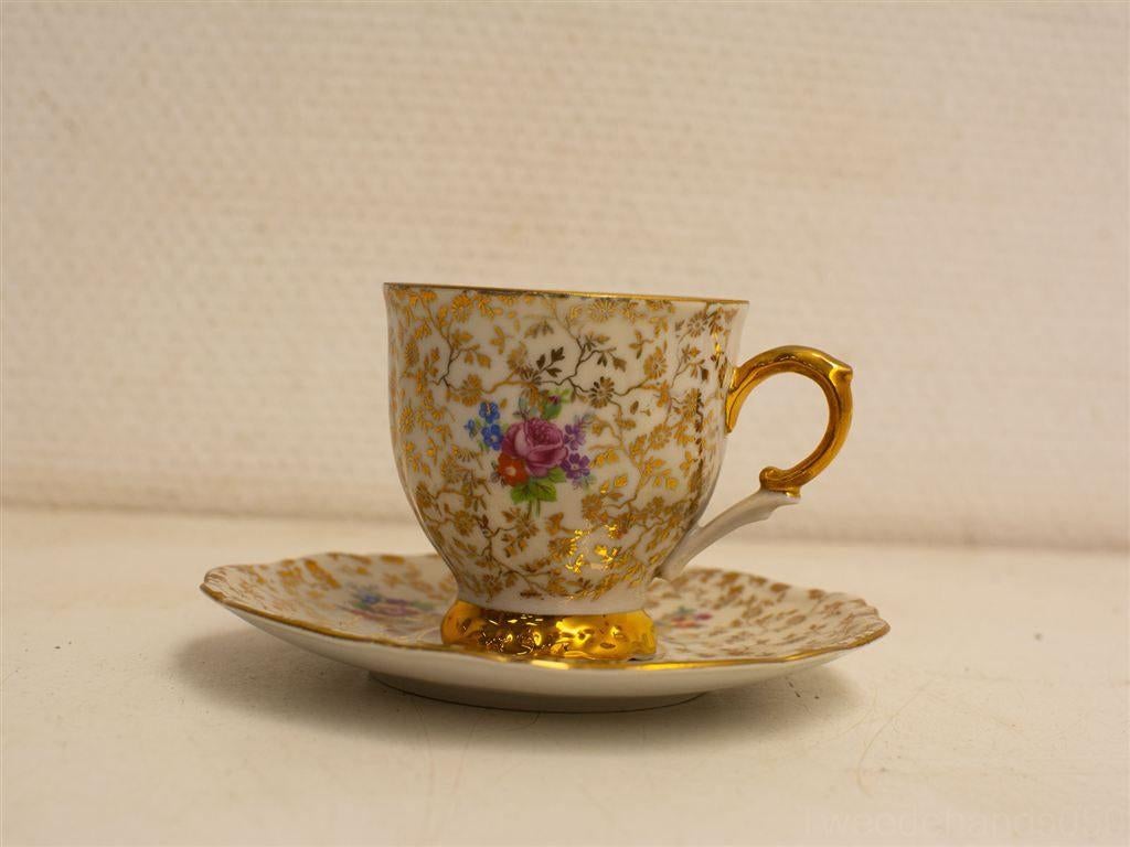 2 bareuther waldsassen bavaria kop en schoteltje 27876, Huis en Inrichting, Keuken | Servies, Gebruikt, Ophalen of Verzenden, Bord(en)