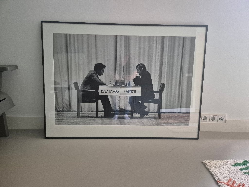 Foto Kasparov vs Karpov, Ophalen of Verzenden, Zo goed als nieuw, 100 tot 125 cm, Foto of Poster