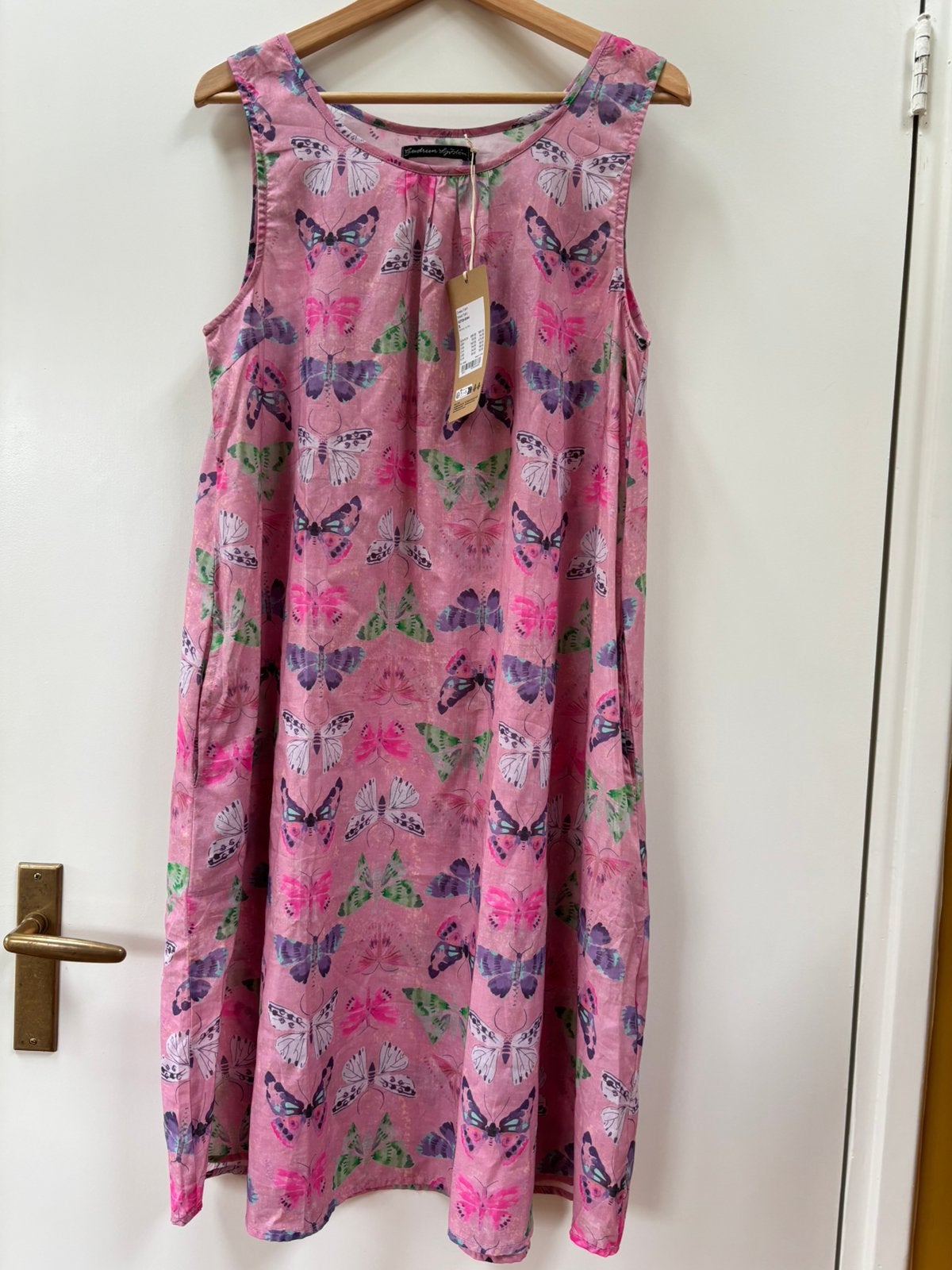 Nieuwe jurk ‘Fjäril’, roze + vlinders, Gudrun Sjoden, maat M, Maat 38/40 (M), Nieuw, Ophalen of Verzenden, Roze