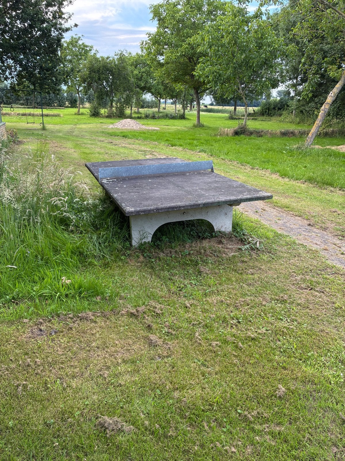 Degelijke betonnen tafeltennistafel voor buiten, Ophalen, Gebruikt, Tafel Outdoor, Verrijdbaar