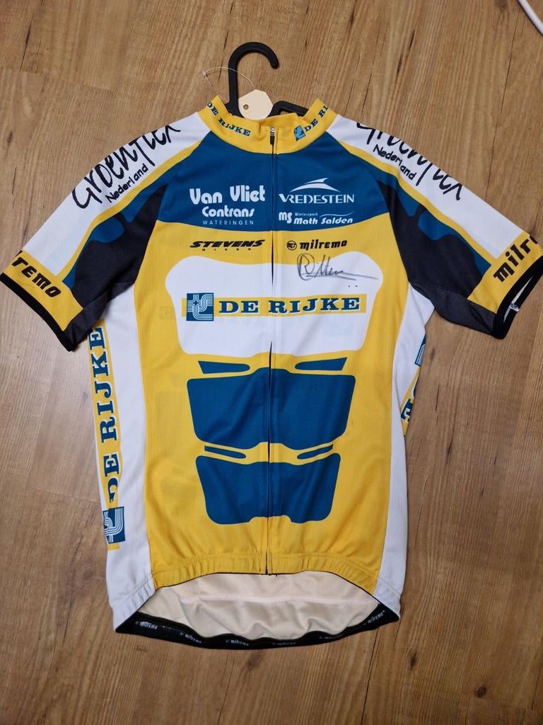 Wielershirt de rijke 2011 gesigneerd, Verzenden, Zo goed als nieuw, Overige binnenlandse clubs, Shirt