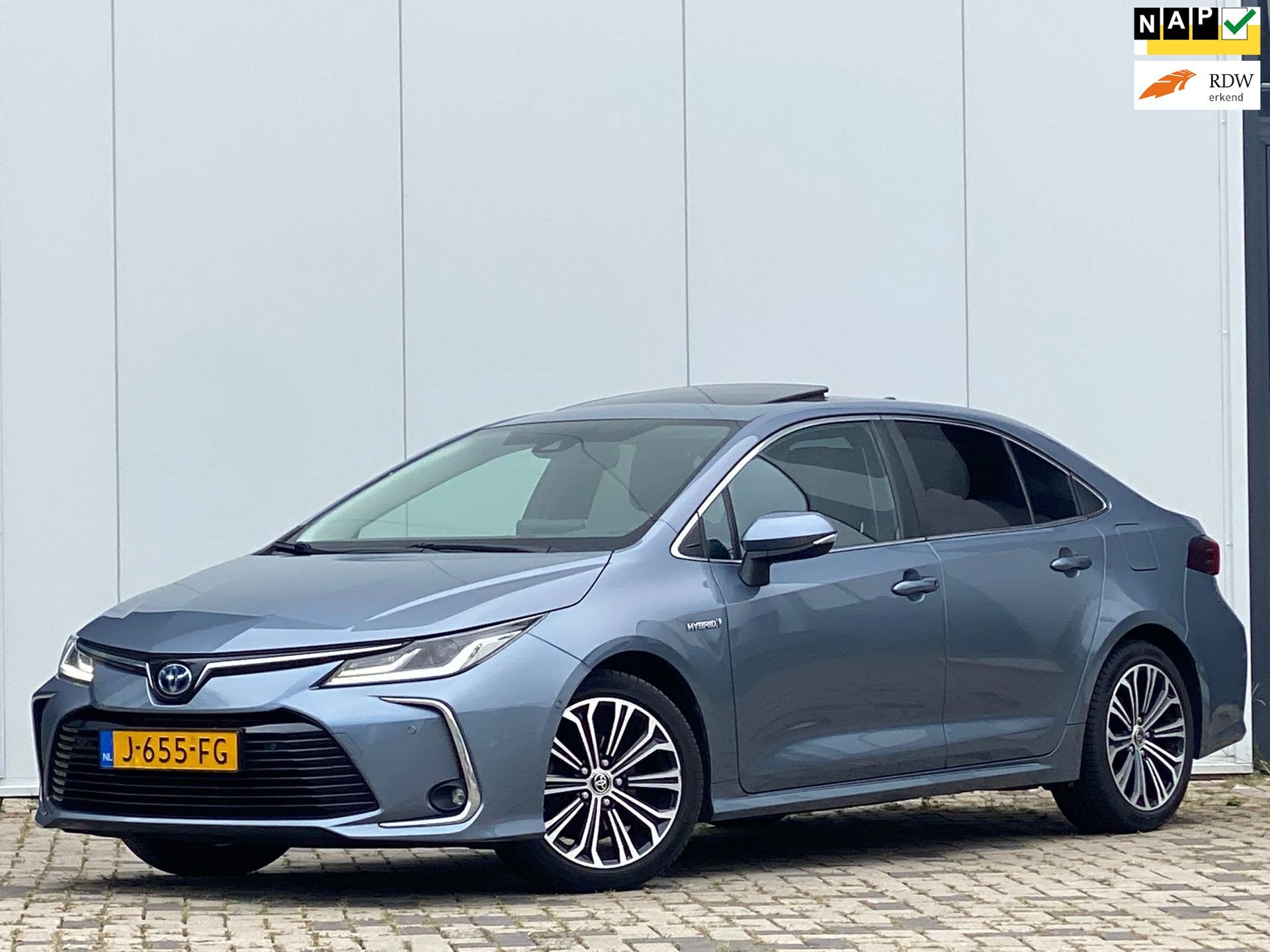 Toyota Corolla 1.8 Hybrid Executive PANORAMA NAVI CAMERA, Auto's, Toyota, Dealer onderhouden, 450 kg, Gebruikt, 4 cilinders