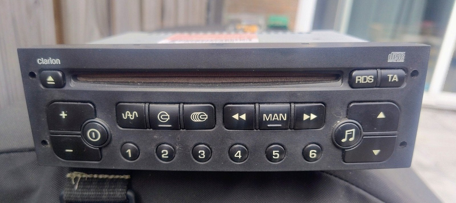 Clarion PU-2471A radio/cd speler Peugeot & Citroen., Auto diversen, Ophalen of Verzenden, Zo goed als nieuw