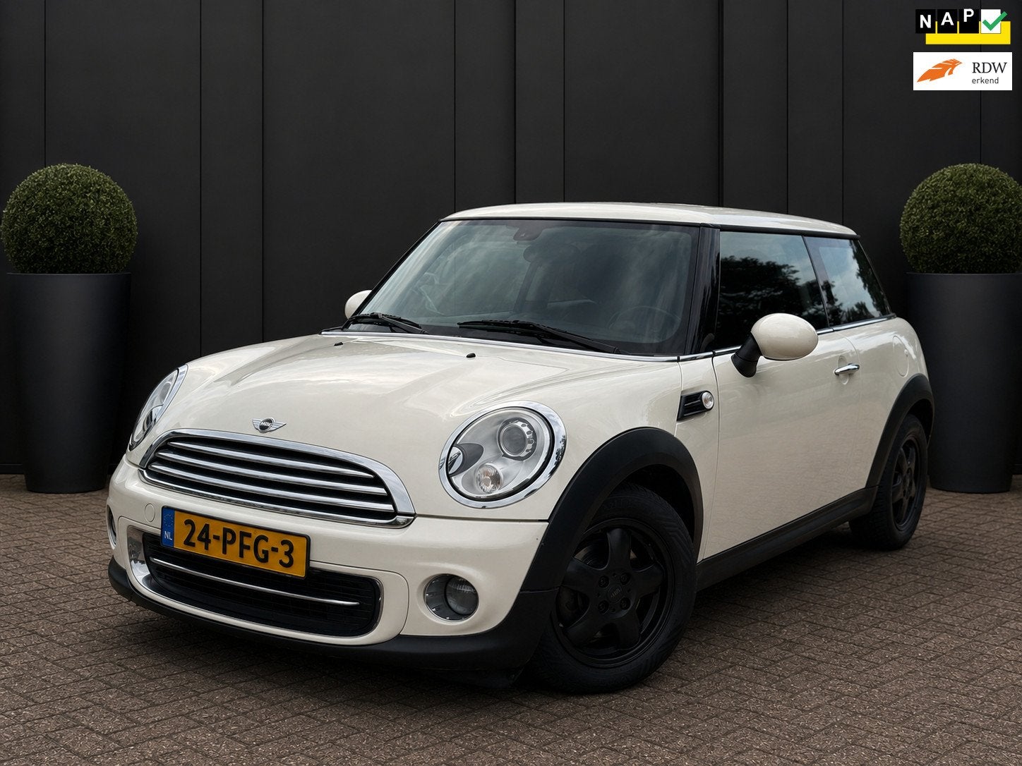 Mini 3-Deurs 1.6 Cooper Business Line CRUISE CTRL AIRCO APK, Auto's, Mini, Voorwielaandrijving, Euro 5, 4 cilinders, 4 stoelen