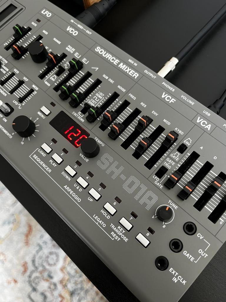 Roland SH-01a (zgan), Muziek en Instrumenten, Synthesizers, Ophalen, Roland, Overige aantallen, Zo goed als nieuw
