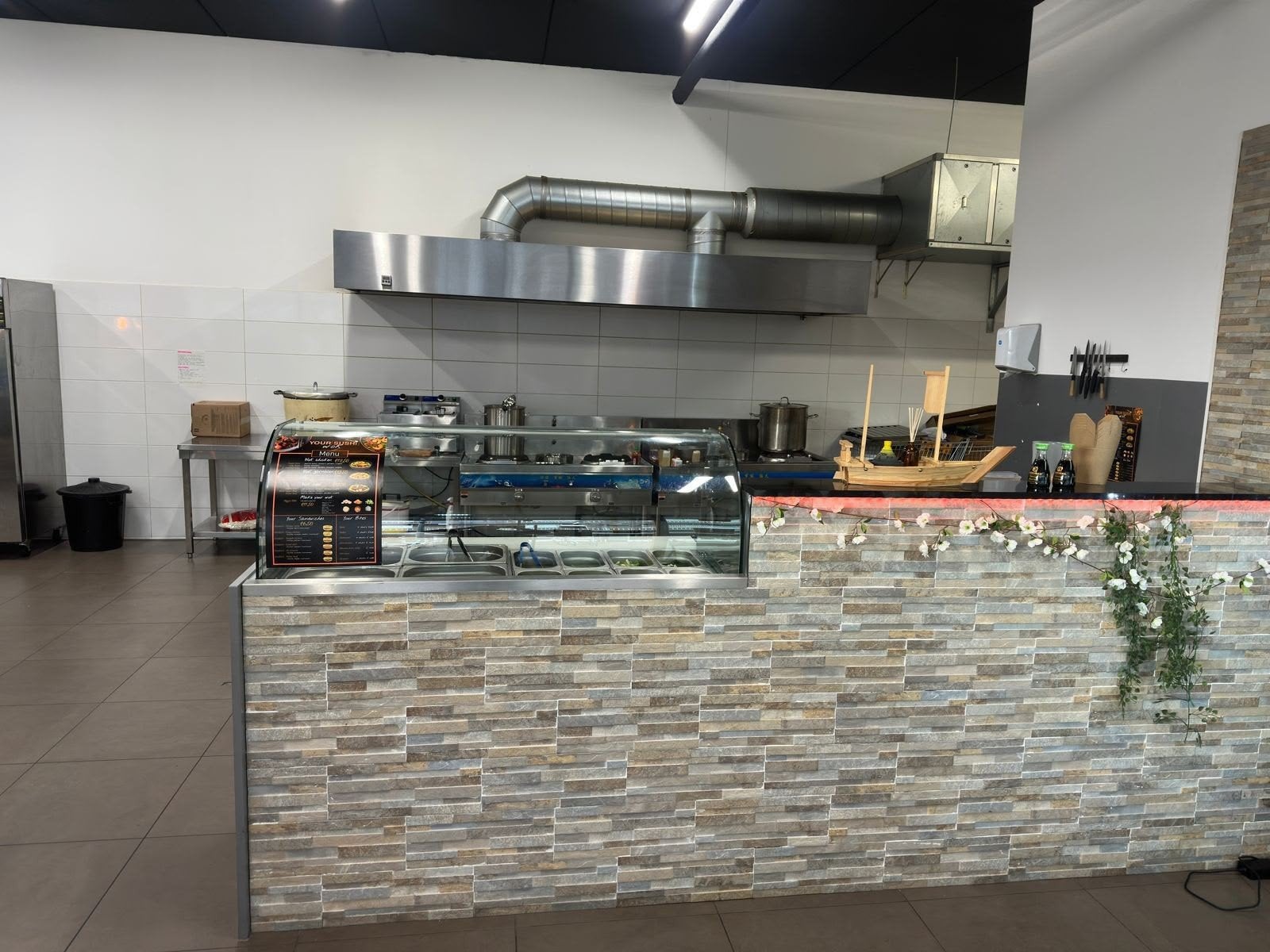 Complete Sushi & Wok Keuken - Direct Startklaar! MOET NU WEG, Zakelijke goederen