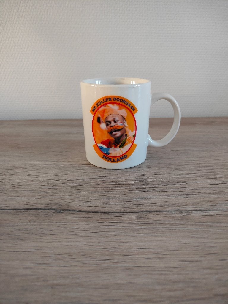 Oranje/Voetbal mok, Ophalen of Verzenden, Gebruikt, Overige stijlen, Mok