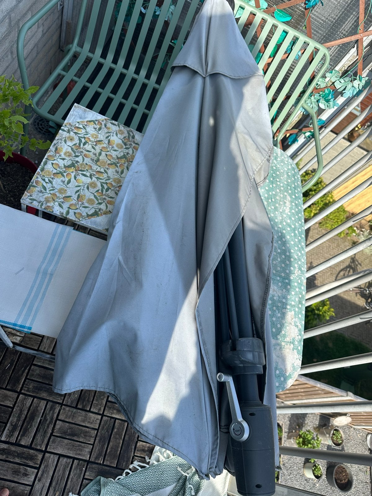 Gratis- Parasol half - Grijs - first come first, Ophalen of Verzenden, Gebruikt, 2 tot 3 meter, Zweefparasol