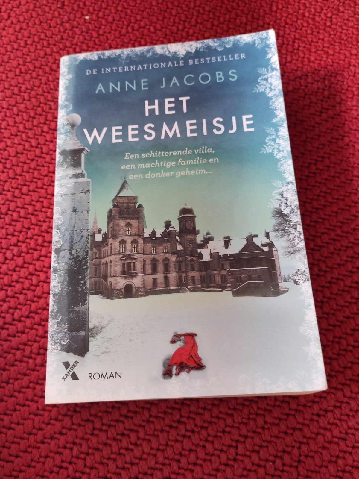 Het Weesmeisje - Anne Jacobs (Roman), Boeken, Romans, Gelezen, Europa overig, Ophalen of Verzenden
