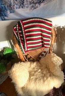 * nw Gehaakte deken rood groen beige KERST SINT cadeau tip, Acryl, Nieuw, Ophalen of Verzenden, 216 cm