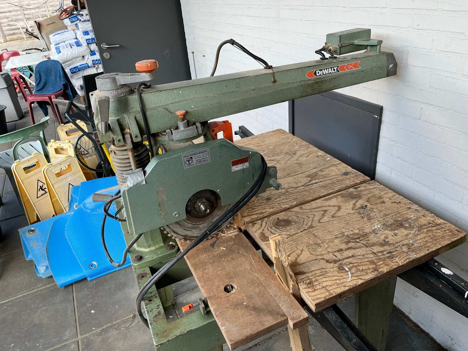 DeWalt Afkortzaag 380V - Krachtige machine uit 1985, Ophalen, Gebruikt, 70 mm of meer, Afkortzaag