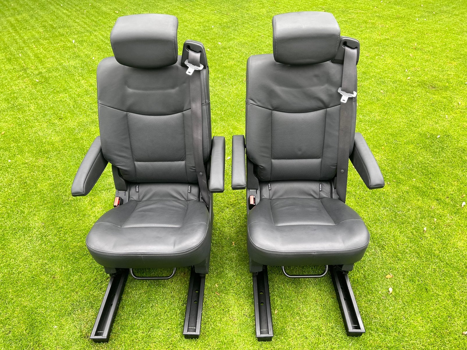 2 Uitneembare Leren Stoelen op losse rails met eigen gordel, Ophalen, Gebruikt, Triumph