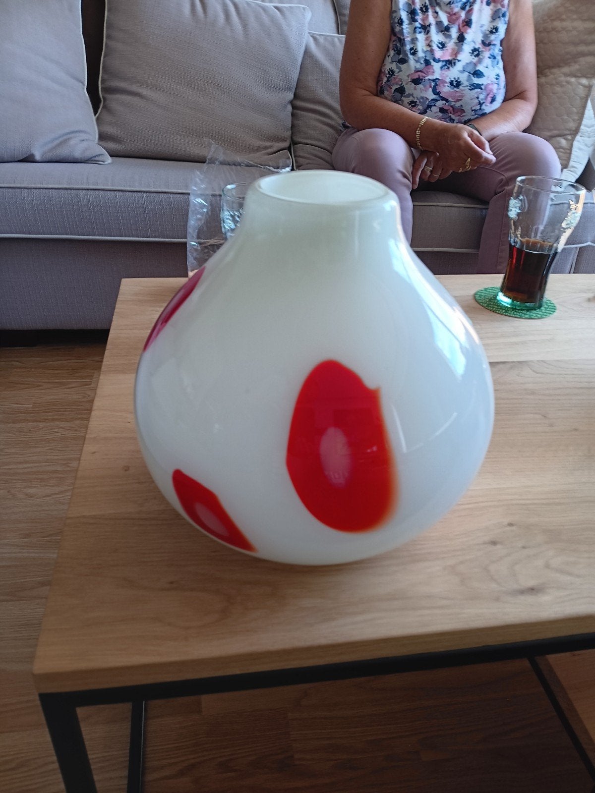 Witte vaas met rode vlekken, Antiek en Kunst, Ophalen of Verzenden
