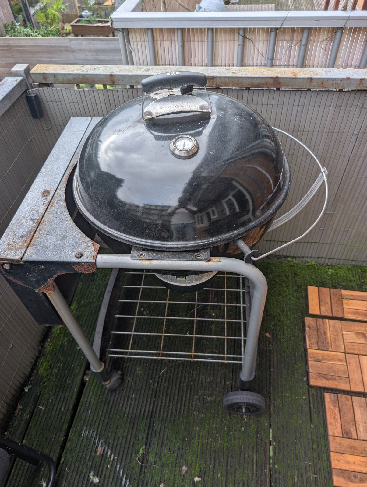 Weber houtskoolbarbecue Ø 57 cm met trolley en hoes, Tuin en Terras, Ophalen of Verzenden, Gebruikt, Weber, Met accessoires