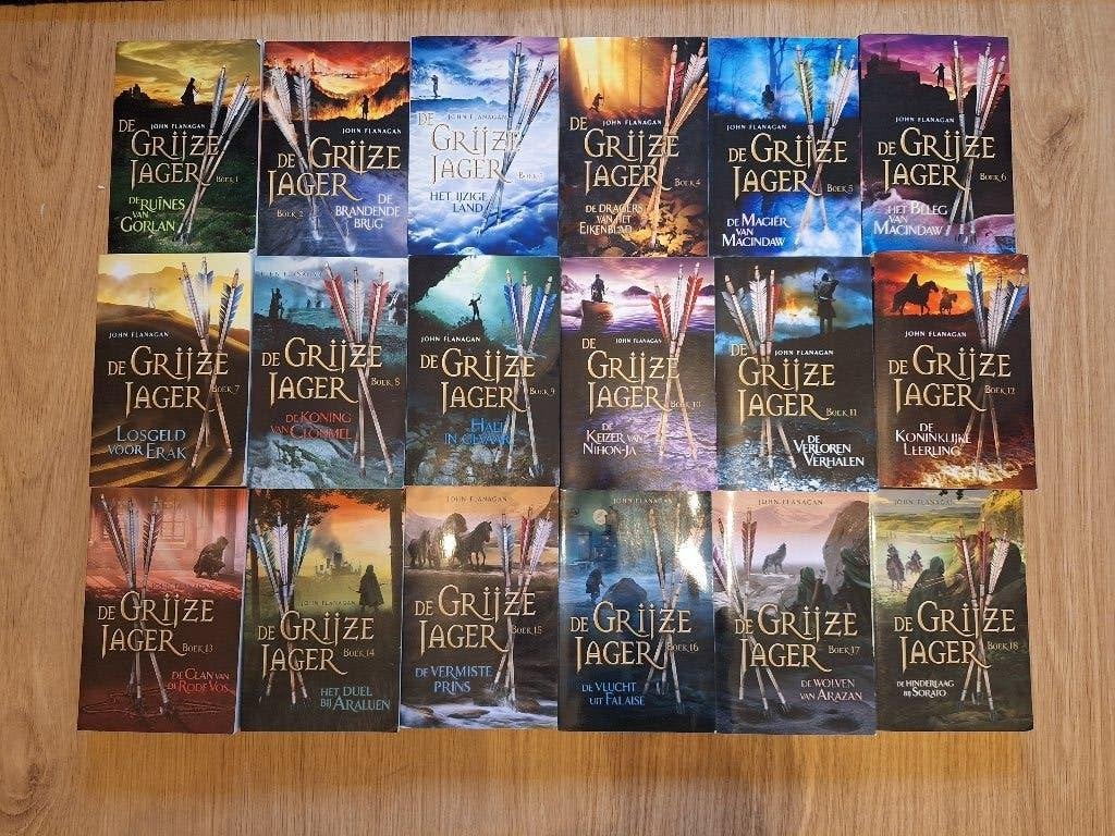 De grijze jager serie deel 1 tot en met 18 €180,', Boeken, Ophalen, Gelezen