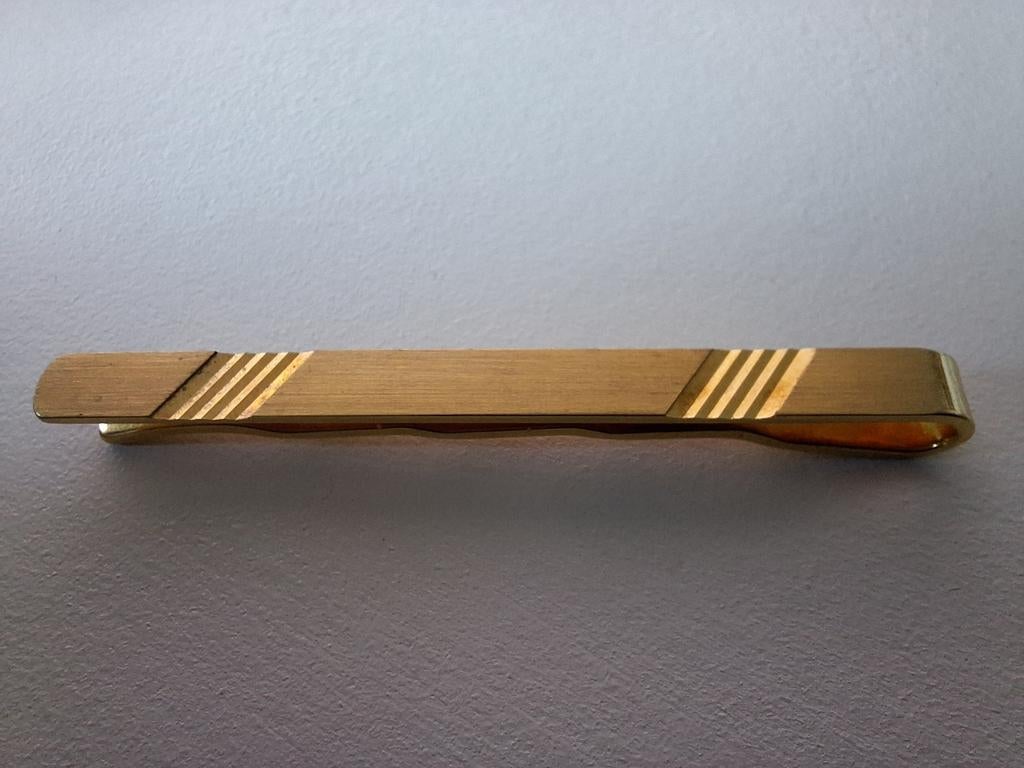Goudkleurige stropdasclip met streepjespatroon, Overige kleuren, Onbekend, Ophalen of Verzenden, Zo goed als nieuw