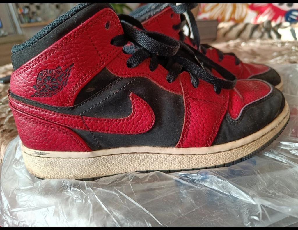Jordan Sneakers Rood Zwart, Ophalen of Verzenden, Jongen of Meisje
