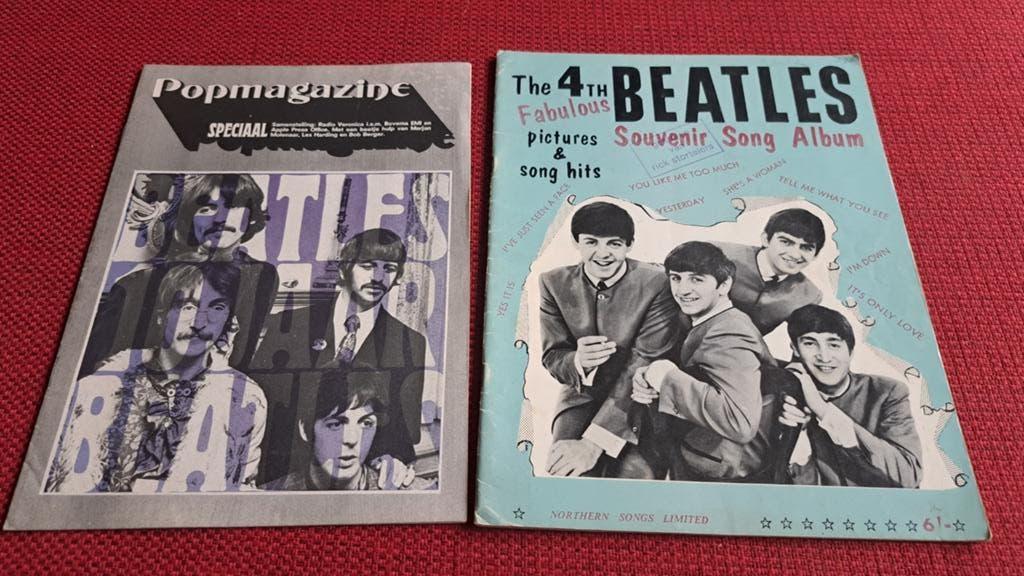 Beatles Souvenir song album en popmagazine speciaal, Ophalen of Verzenden, Foto of Kaart