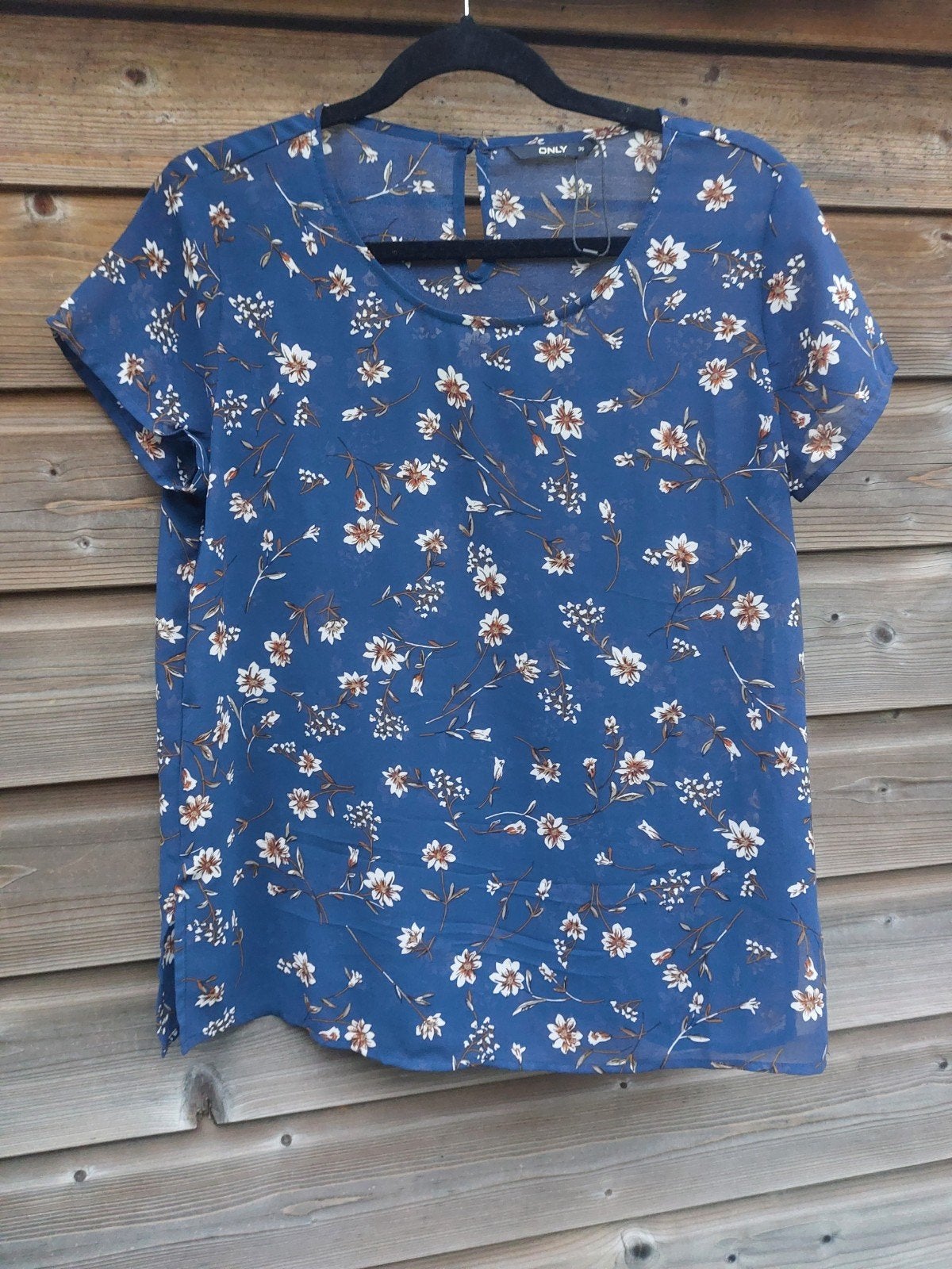 Blauw shirtje met bloemetjes maat 36/S Only, Ophalen of Verzenden
