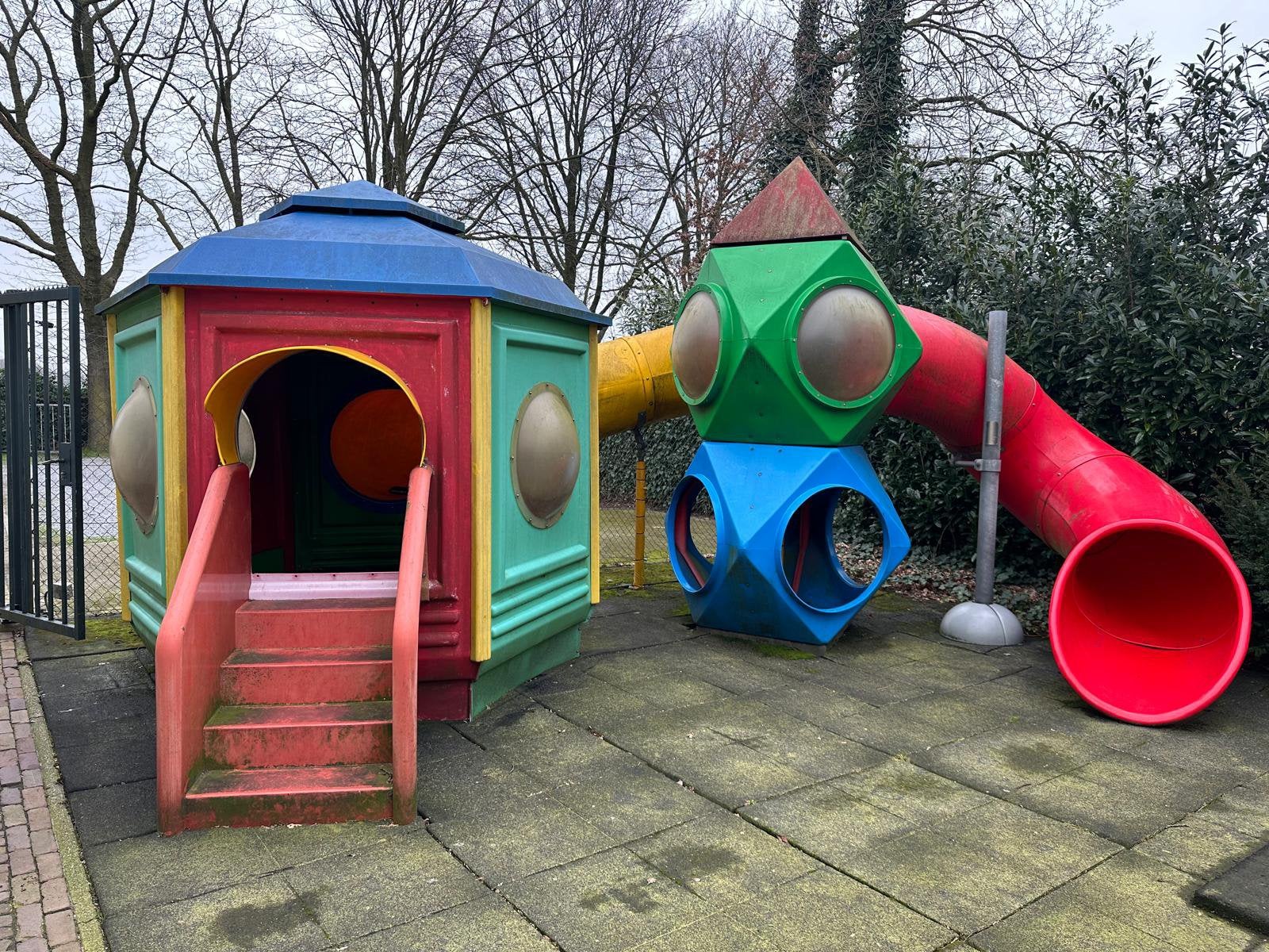 Grote speeltoestel set met huisje en tunnels, Kinderen en Baby's, Speelgoed | Buiten | Speelhuisjes, Ophalen, Gebruikt, Kunststof