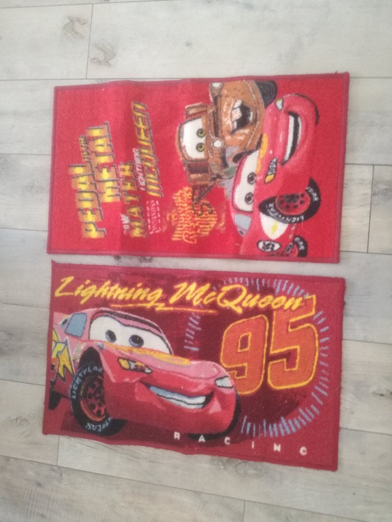 Cars vloermatje vloerkleedje 2 stuks., Ophalen of Verzenden, Zo goed als nieuw, Kleed of Kussen