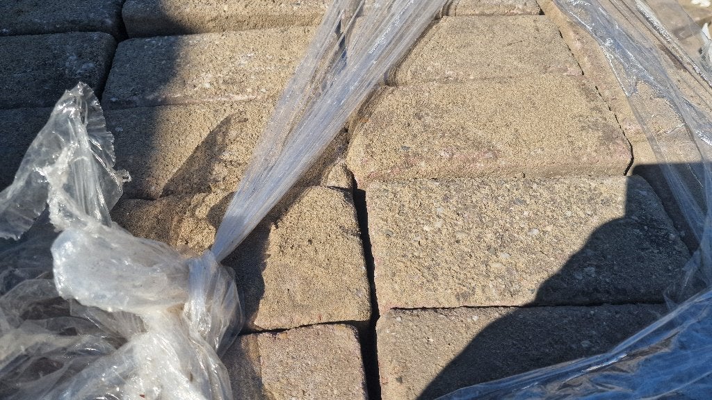 Gebruikte betonklinkers op pallets in diverse kleuren, Ophalen, Gebruikt, Klinkers, 10 m² of meer