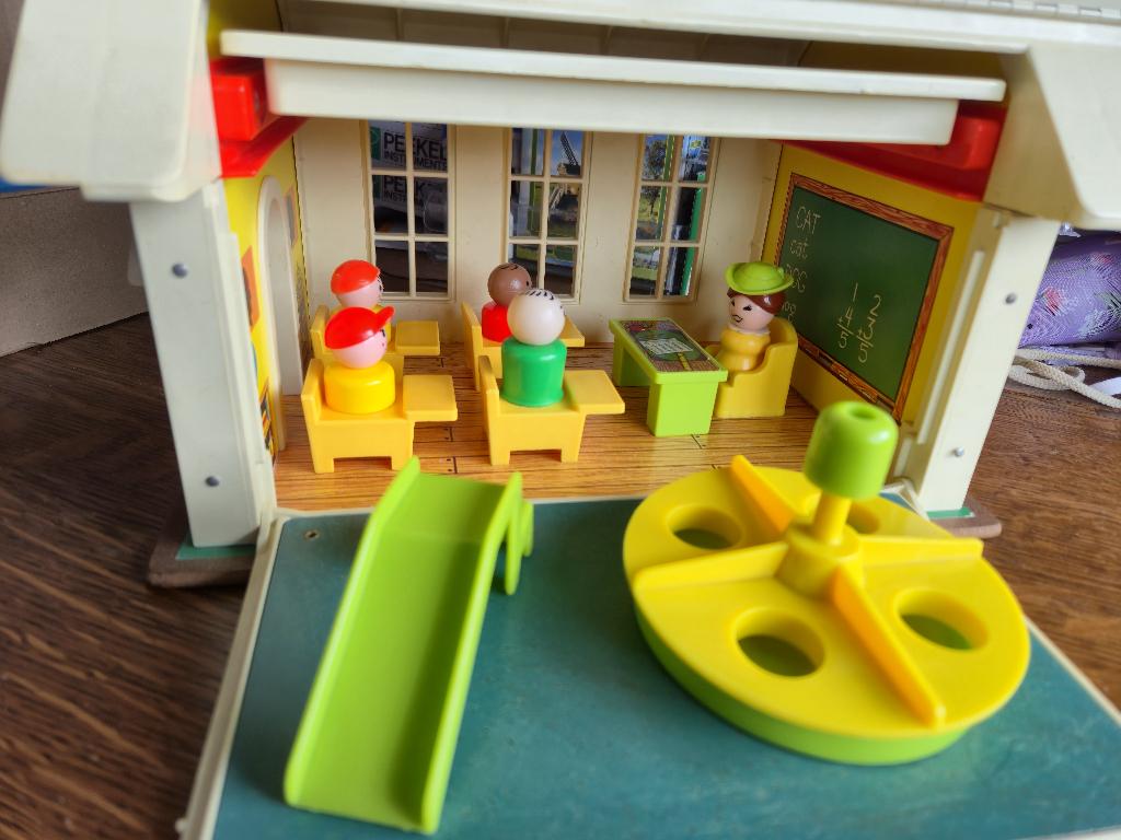 fisher price family school, Kinderen en Baby's, Speelgoed | Fisher-Price, Ophalen, Gebruikt, Speelset