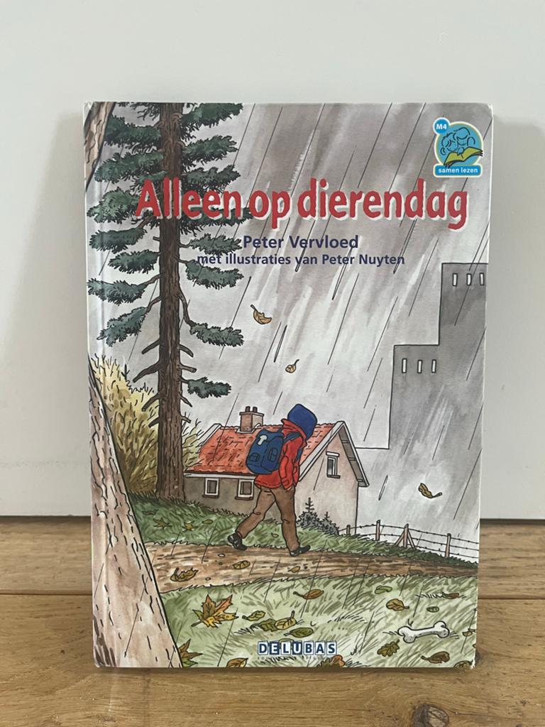 Alleen op dierendag - Peter Vervloed (Samenleesboek), Ophalen of Verzenden, Gelezen, Fictie algemeen