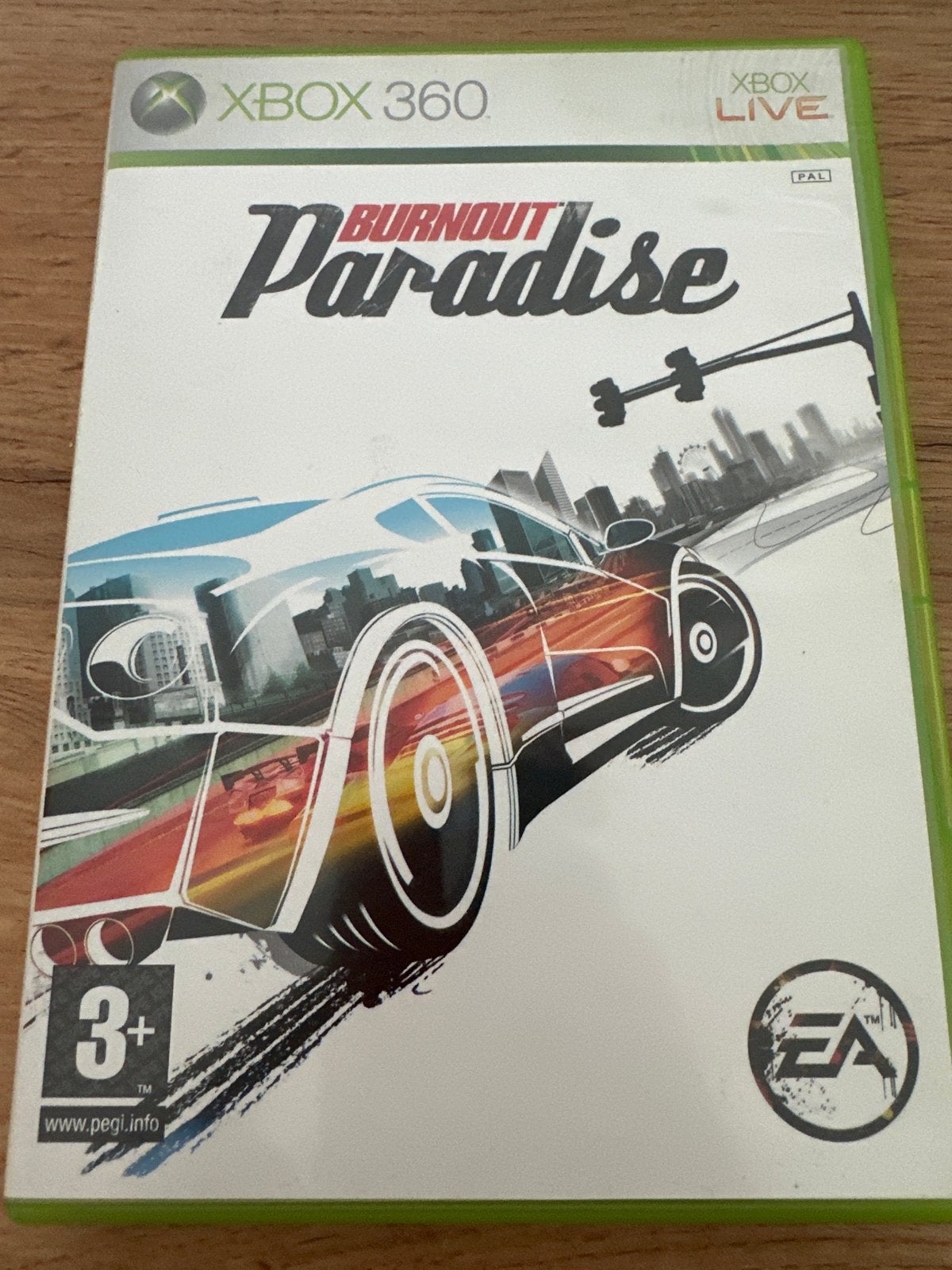 Burnout Paradise Xbox 360 - Race en vernietig!, Online, Gebruikt, 1 speler, Racen en Vliegen