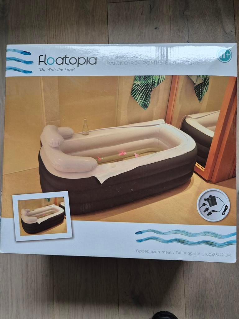 Floatopia Opblaasbad met elektrische pomp - Nieuw in doos, Ophalen of Verzenden, Nieuw, Met bad