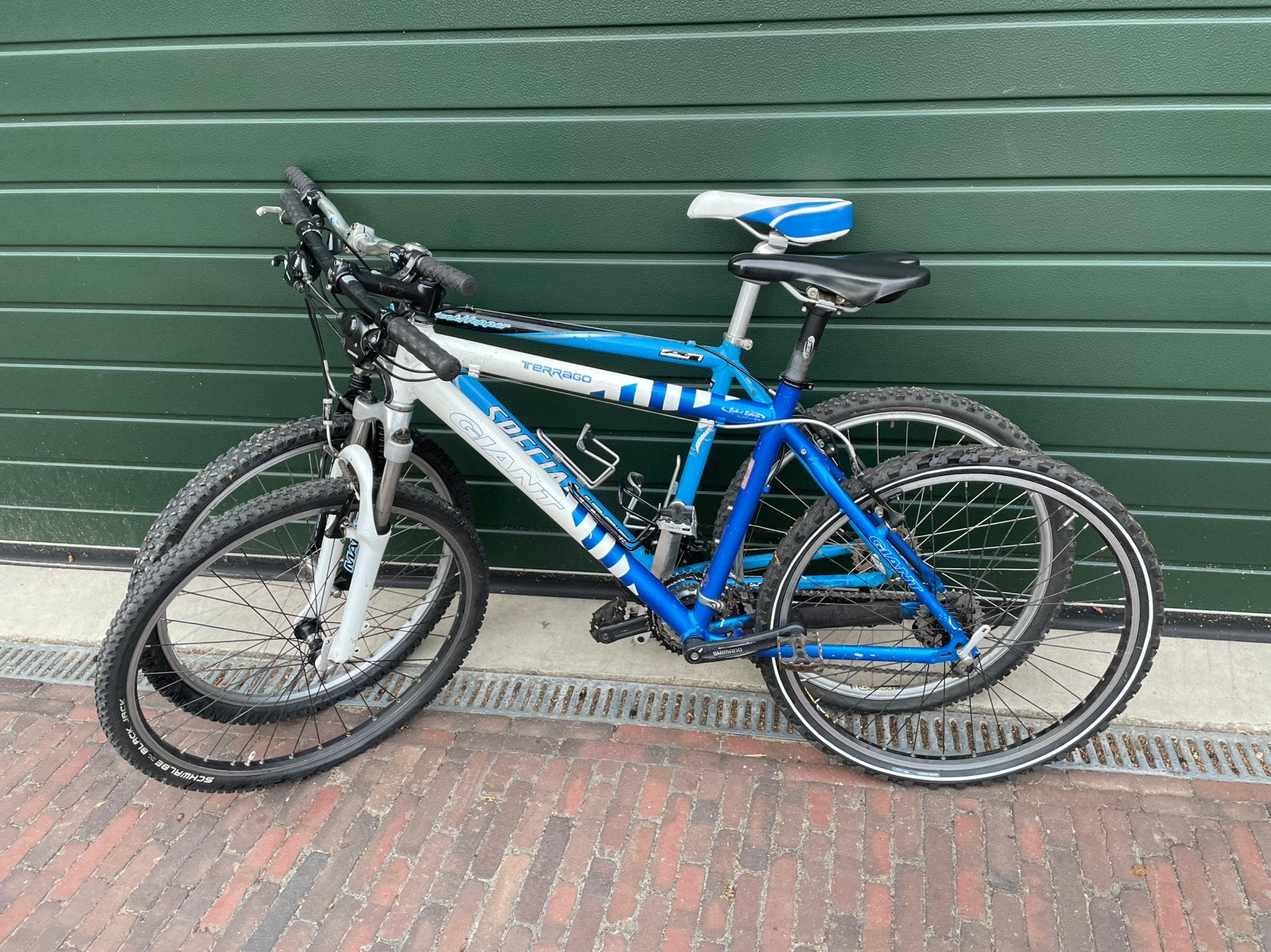 2 mountainbikes  Specialized & Giant, Fietsen en Brommers, Fietsen | Mountainbikes en ATB, Ophalen, Gebruikt, Overige merken
