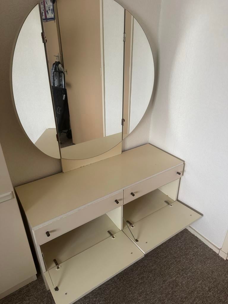 Vintage kaptafel met ronde spiegel en opbergruimte, Ophalen, Gebruikt, Hout, 100 tot 150 cm