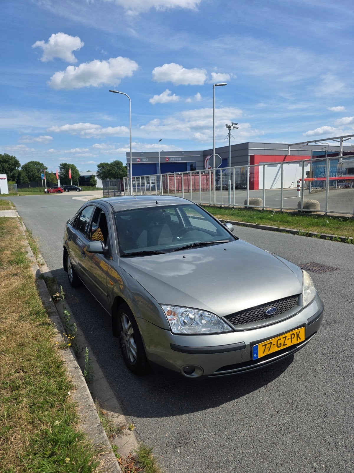 Ford mondeo Ghia, Auto's, 145 pk, Zwart, Particulier, Zilver of Grijs