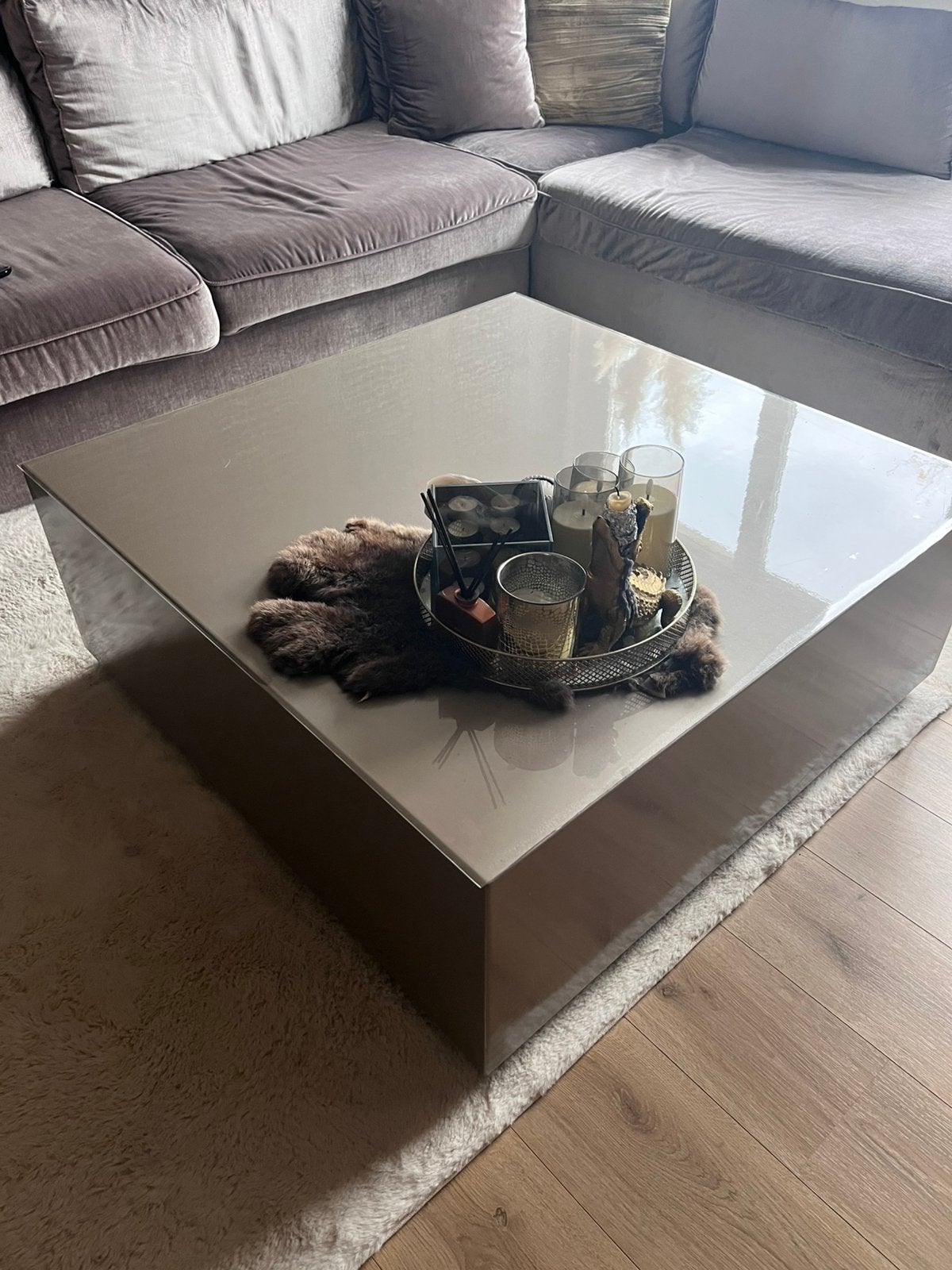Moderne vierkante taupe salontafel, Huis en Inrichting, Ophalen, 50 tot 100 cm, Vierkant, 50 tot 100 cm