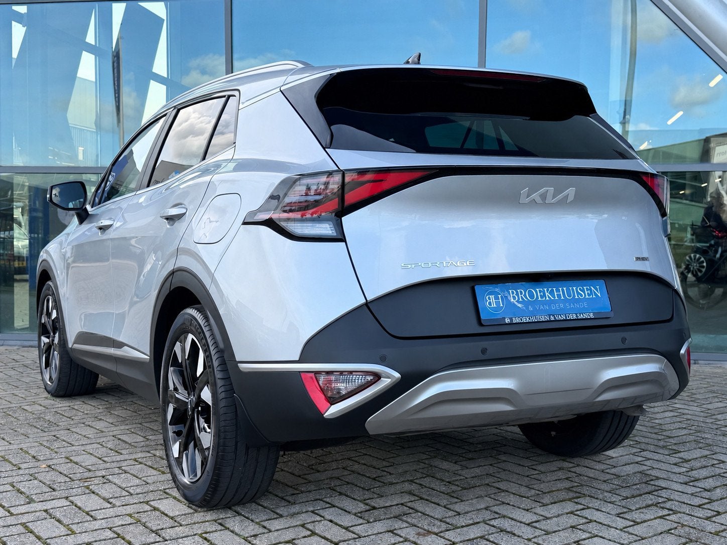 Kia Sportage 1.6 T-GDi Plug-in Hybrid AWD DynamicPlusLine 26, Automaat, Dealer onderhouden, Gebruikt, Zwart