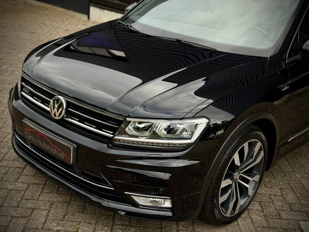 Volkswagen Tiguan 2.0 TSI 4MOT 3x R-LINE PANO|VIRTUAL|MEMORY, Auto's, Volkswagen, Gebruikt, 4 cilinders, Zwart, Bedrijf