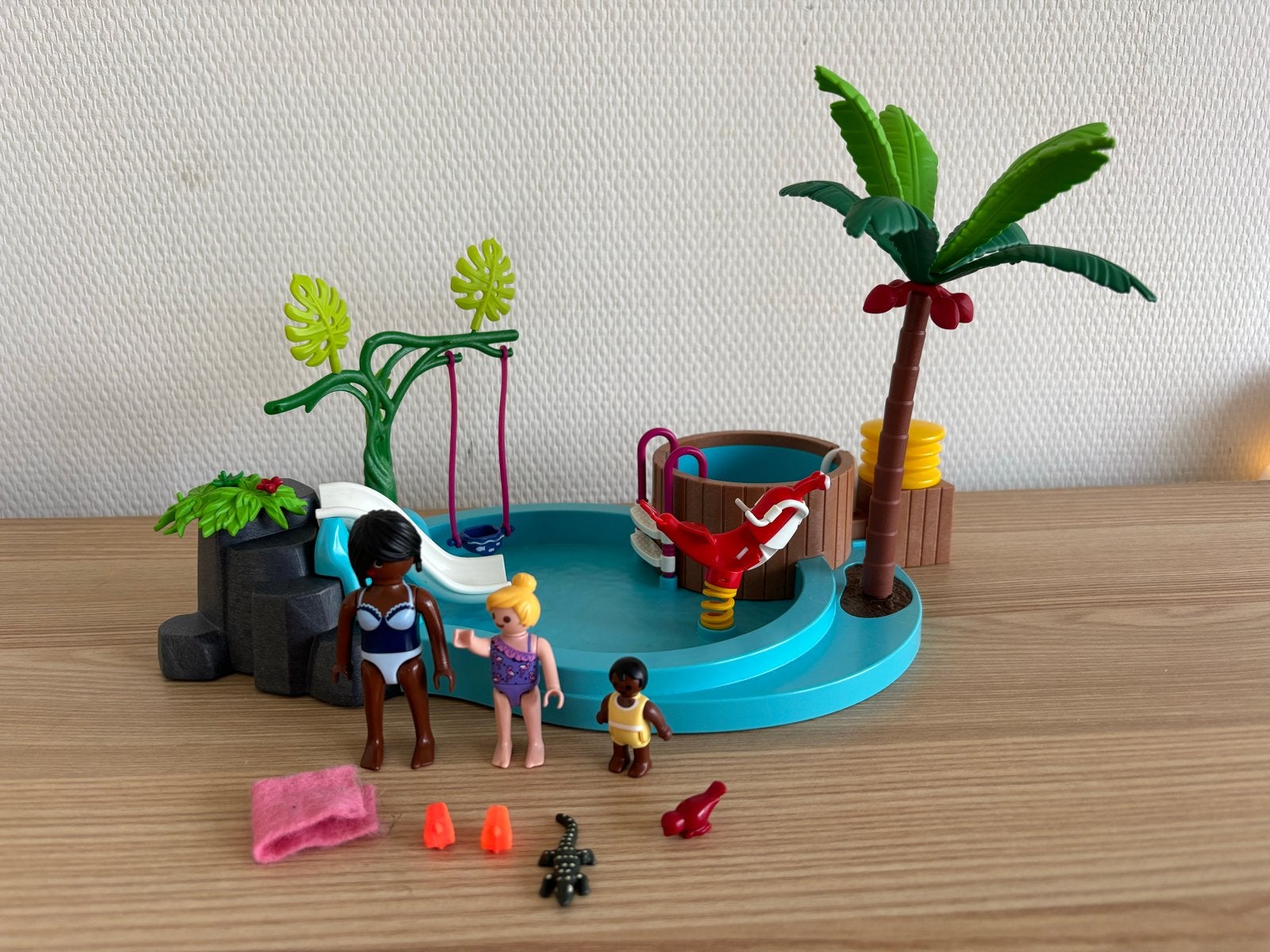 Playmobil Zwembad met Glijbaan en Figuren, Ophalen of Verzenden, Zo goed als nieuw, Complete set